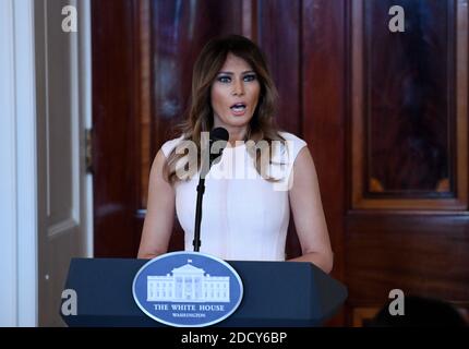 First Lady Melania Trump fa commenti al Governatore coniuge Luncheon nella Sala Blu della Casa Bianca a Washington, DC, USA, 26 febbraio 2018 . Foto di Olivier Douliery/ABACAPRESS.COM Foto Stock