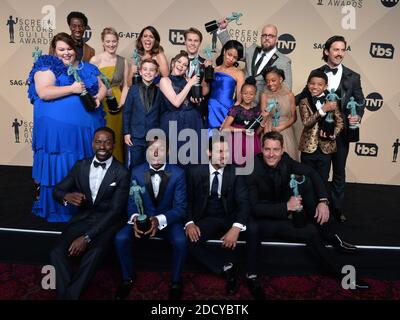 Jermel Nakia, Chrissy Metz, Alexandra Breckenridge, Mandy Moore, Hannah Zeile, Logan Shroyer, Lonnie Chavis, Chris Sullivan, Susan Kelehi Watson, Eris Baker, Milo Ventimiglia e Faithe Herman, Sterling K. Brown, Niles Fitch, Justin Hartley, E Jon Huertas, vincitori di un'esibizione straordinaria di un ensemble in una serie di drama per 'This is US', posa nella sala stampa durante il 24° anniversario degli attori della gilda Awards al Shrine Auditorium il 21 gennaio 2018 a Los Angeles, CA, USA. Foto di Lionel Hahn/ABACAPRESS.com Foto Stock