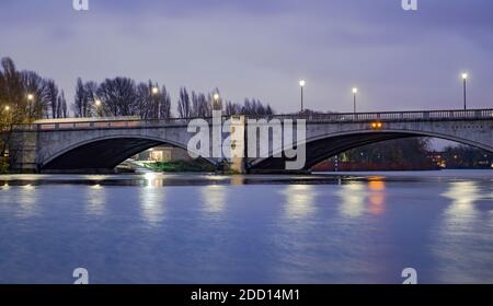 Chiswick ponte Foto Stock