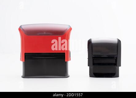 Due francobolli su sfondo bianco Foto Stock