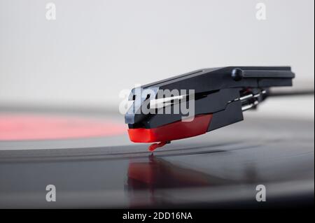 Giradischi stereo analogico retro vintage. Gramophone, impianto audio Foto Stock