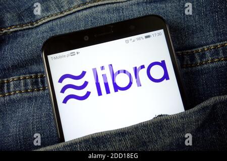 KONSKIE, POLONIA - 24 novembre 2019: Logo della criptovaluta libra visualizzato sul telefono cellulare Foto Stock