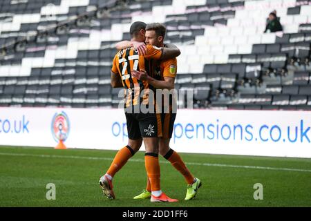 CELEBRAZIONE Josh Magennis n. 27 di Hull City celebra il suo obiettivo Foto Stock