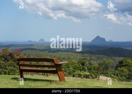 Vista delle montagne Glass House dai Giardini Botanici di Maleny e. Birdworld Foto Stock