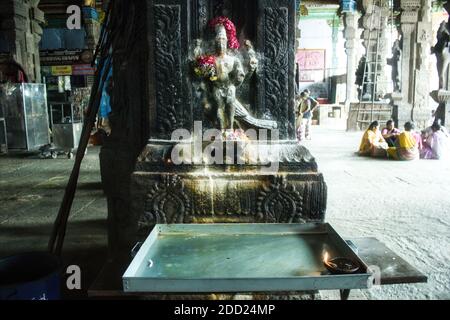 Madurai, India - 02 novembre 2018: Scultura di Dio all'interno del tempio indù chiamato Thiruparankundram Murugan o Subramanya Swamy Tempio Foto Stock