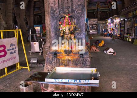 Madurai, India - 02 novembre 2018: Scultura di Dio all'interno del tempio indù chiamato Thiruparankundram Murugan o Subramanya Swamy Tempio Foto Stock