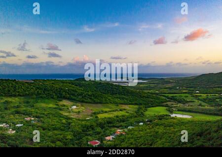 Vista della baia di Sainte-Anne dal piton Crève coeur a Sainte-Anne, Martinica Foto Stock