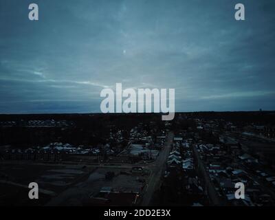 Vista aerea della città di Port Stanley Ontario durante una notte invernale. Foto di alta qualità Foto Stock