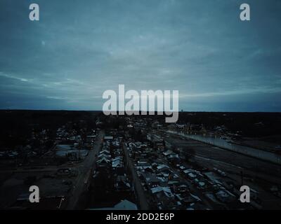 Vista aerea della città di Port Stanley Ontario durante una notte invernale. Foto di alta qualità Foto Stock