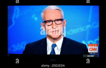 Uno screenshot televisivo della personalità della CNN e del programma host Anderson Cooper. Foto Stock