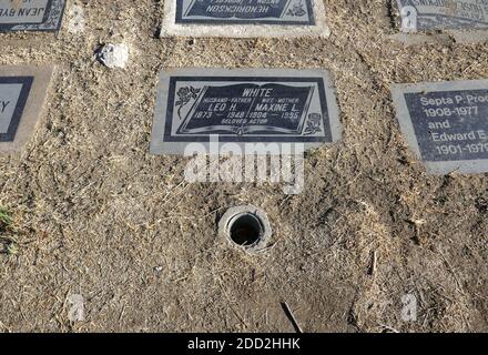 Glendale, California, USA 18 novembre 2020 UNA visione generale dell'atmosfera dell'attore Leo White's grave al Grand View Memorial Park il 18 novembre 2020 a 1341 Glenwood Road a Glendale, California, USA. Foto di Barry King/Alamy Stock foto Foto Stock