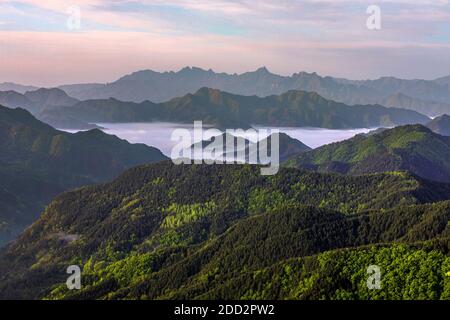 Ad ovest di henan funiu al mattino Foto Stock