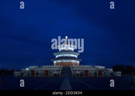 Il tempio del cielo parco Qiniandian di notte Foto Stock