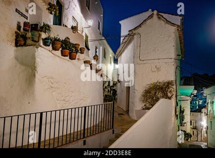 Casares è un comune spagnolo situato nella provincia di Málaga, nella comunità autonoma dell'Andalusia. È un sito patrimonio dell'umanità dell'UNESCO Foto Stock