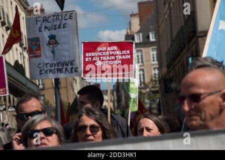 Francia, Rennes (35), le 01/05/2018. Plus de 4000 personnes défilent dans les rues de la ville pour la traditionnelle manifestation du Premier mai. Des faces à faces tendus entre police et manifestants ont émaillé le Cortège. Foto di Vincent Feuray/ABACAPRESS.COM Foto Stock