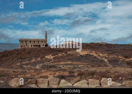 Rovine della chiesa della lebbra stazione conosciuta come Sanatorio de Abona, una colonia abbandonata finalizzata a trattare i pazienti con la malattia ma non finalizzato Foto Stock