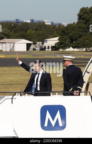 il presidente francese Emmanuel Macron si imbarca sull'aereo presidenziale a Sydney, Australia, per unirsi alla Nuova Caledonia il 3 maggio 2018. Foto di Stephane Lemouton/pool/ABACAPRESS.COM Foto Stock