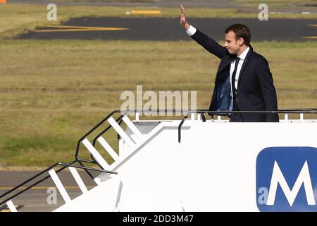 il presidente francese Emmanuel Macron si imbarca sull'aereo presidenziale a Sydney, Australia, per unirsi alla Nuova Caledonia il 3 maggio 2018. Foto di Stephane Lemouton/pool/ABACAPRESS.COM Foto Stock