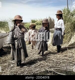 Seri: Menschen um den Ttitcaca vedere, Perù 1960er Jahre. Serie: persone intorno al lago Titicaca, Perù 1960s. Foto Stock