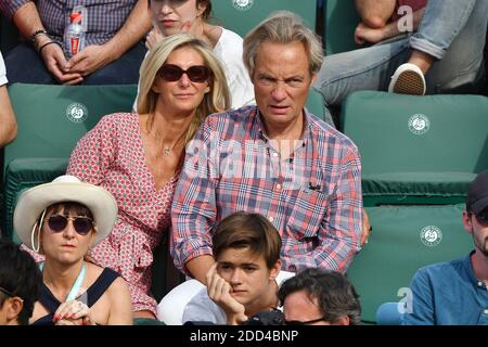 L'attore Gilles Cohen e sua moglie Karine Paschal frequentano il 2018 French Open - Day Seven al Roland Garros il 3 giugno 2018 a Parigi, Francia. Foto di Laurent Zabulon/ABACAPRESS.COM Foto Stock