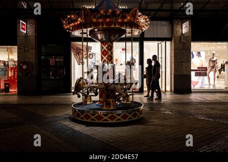 Aveiro, Portogallo - 22 Agosto 2020 : Carosello a Cavallo Forum Aveiro Foto Stock