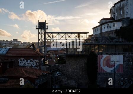 Porto, Portogallo - 27 Agosto 2020 : Lift Lada Ribeira Foto Stock