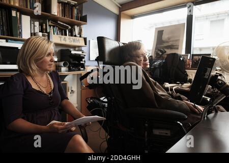 GRAN BRETAGNA /Cambridge/Stephen Hawking e sua figlia Lucy Hawking Foto Stock