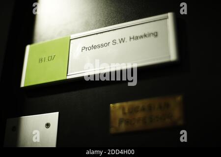 GRAN BRETAGNA /Cambridge/porta d'ufficio del professor Stephen William Hawking . Foto Stock