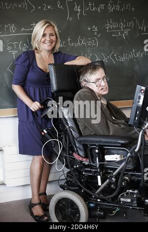 GRAN BRETAGNA /Cambridge/Stephen Hawking e sua figlia Lucy Hawking . Foto Stock