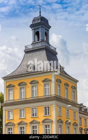 Torre d'angolo dello storico edificio universitario di Bonn, Germania Foto Stock