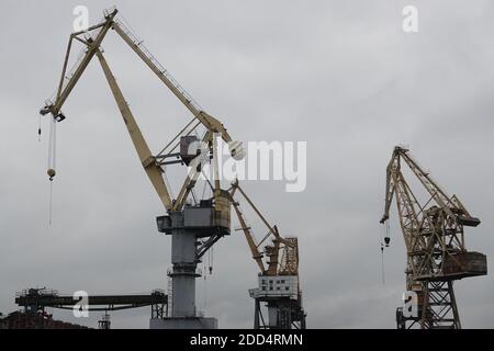 Il Porto Grande di San Pietroburgo è l'impresa statale che fornisce l'organizzazione della navigazione commerciale nel porto marittimo Foto Stock