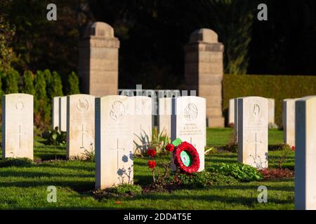 Tomba del soldato inglese Richard Henry Laity, ucciso durante la prima guerra mondiale, nel Cimitero britannico d'onore al Cimitero del Sud di Colonia, Germania, Foto Stock