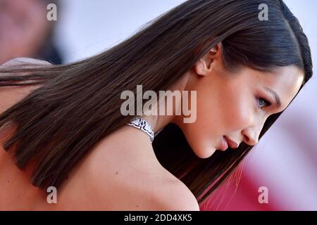 Bella Hadid al Frassino è la proiezione bianca più pura che si tiene al Palais des Festivals il 11 maggio 2018 a Cannes, in Francia, nell'ambito del 71esimo Festival annuale del Cinema di Cannes. Foto di Lionel Hahn/ABACAPRESS.COM Foto Stock