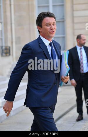 Il ministro francese dell'Economia giovanile Benjamin Griveaux lascia il palazzo Elysee dopo la riunione settimanale del gabinetto, il 22 agosto 2018 a Parigi, Francia. Foto di Christian Liegi/ABACAPRESS.COM Foto Stock