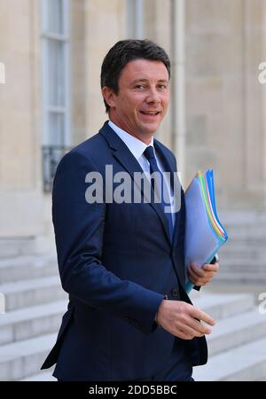 Il ministro francese dell'Economia giovanile Benjamin Griveaux lascia il palazzo Elysee dopo la riunione settimanale del gabinetto, il 22 agosto 2018 a Parigi, Francia. Foto di Christian Liegi/ABACAPRESS.COM Foto Stock