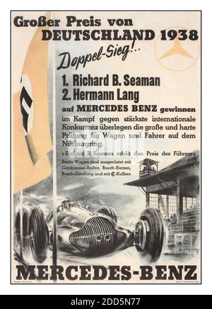 Manifesto d'epoca 1938 Grand Prix motoristico Mercedes-Benz - Grosser Preis von Deutschland, 1938, Nurburgring Germania Poster originale stampato da Offsetdruck Württ, Kunstdruck Stoccarda 1938 - da Walter Gotschke (1912-2000) Doppia vittoria 1 Richard B Seaman 2 Hermann Lang Foto Stock