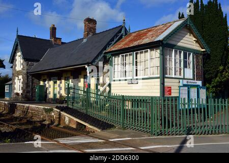 La stazione ferroviaria di Caersws, Powys, Galles, Regno Unito Foto Stock
