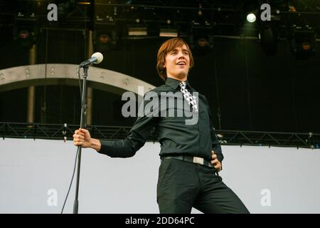 Gli alveari si esibiscono al Virgin V Festival V2003, Hylands Park, Chelmsford, Essex, Regno Unito. Foto Stock