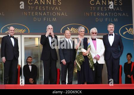 L'attore Keir Dullea, la figlia di Stanley Kubrick Katharina Kubrick, il partner produttore e cognato di Stanley Kubrick Jan Harlan, il regista Christopher Nolan e ospite (2nd L) partecipano alla proiezione del '2001: A Space Odyssey' davanti alla Premiere 'Sink or Swim (le Grand Bain)' durante il 71esimo Festival annuale del Cinema di Cannes al Palais des Festivals il 13 maggio 2018 a Cannes, Francia. Foto di David Boyer/ABACAPRESS.COM Foto Stock