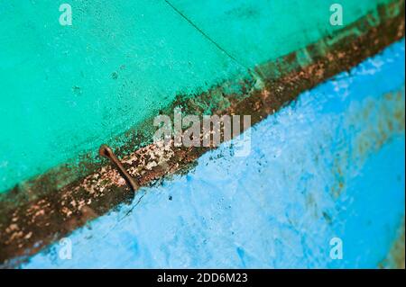 Primo piano Foto di una tradizionale barca da pesca Outrigger Canoe sulla spiaggia a Kuta Lombok, Indonesia, Asia, sfondo con spazio per la copia Foto Stock