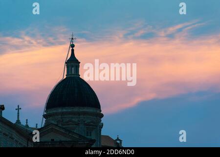 Cupola della Cattedrale di Dubrovnik al tramonto, Città Vecchia di Dubrovnik, Croazia Foto Stock