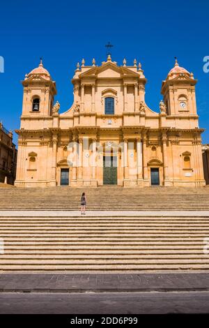 Noto, Sicilia, una visita turistica al Duomo (Cattedrale di noto, Cattedrale di San Nicola, Cattedrale di noto), un edificio barocco a noto, Sicilia, Italia, Europa Foto Stock