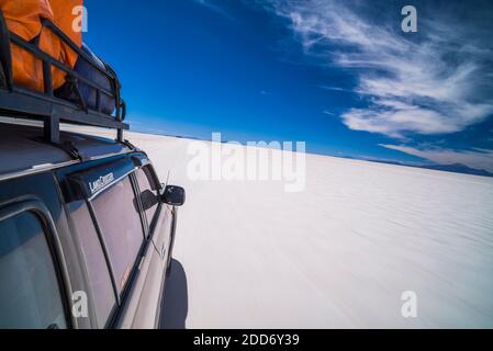 Tour in 4x4 delle saline di Uyuni (Salar de Uyuni), Uyuni, Bolivia, Sud America Foto Stock