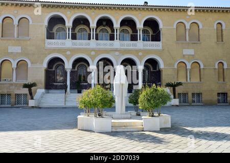 Di fronte al Palazzo dell'Arcivescovo, Nicosia Sud, Cipro Foto Stock