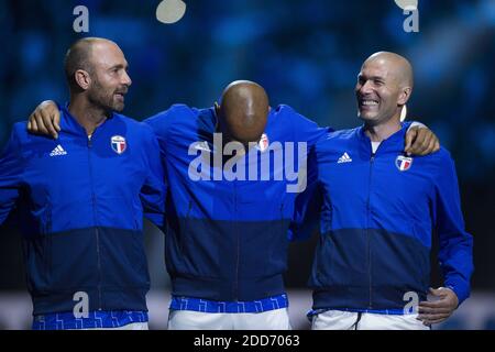 Christophe Dugarry, Thierry Henry, Zinedine Zidane durante una partita di calcio tra la nazionale francese della Coppa del mondo 1998 e la FIFA 98 composta da ex giocatori internazionali, in occasione del 20° anniversario della vittoria della Coppa del mondo 1998 in Francia, il 12 giugno 2018 all'U Arena di Nanterre, Vicino a Parigi. Foto di ELIOT BLONDT/ABACAPRESS.COM Foto Stock