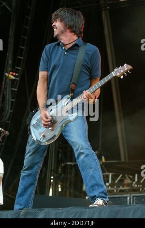 Foo Fighters si esibisce al V2003 Virgin Festival, Hylands Park, Chelmsford, Essex, Inghilterra. Foto Stock