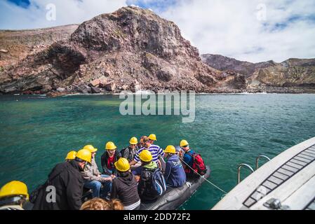 Arrivo in Zodiac su White Island Volcano, Bay of Plenty, North Island, Nuova Zelanda Foto Stock