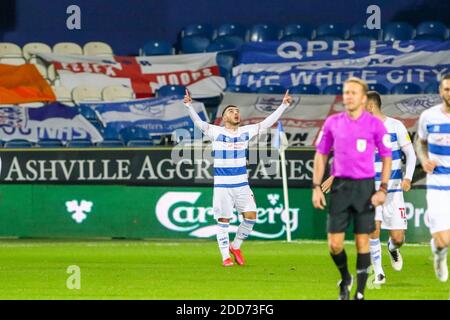 Londra, Regno Unito. 24 novembre 2020. La sedia QPRs Ilias celebra il suo obiettivo durante la partita del campionato Sky Bet tra Queens Park Rangers e Rotherham United al Loftus Road Stadium, Londra, martedì 24 novembre 2020. (Credit: Ian Randall | MI News) Credit: MI News & Sport /Alamy Live News Foto Stock