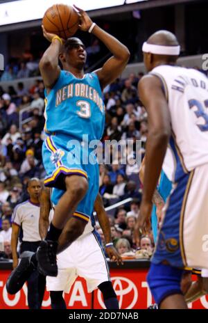 NO FILM, NO VIDEO, NO TV, NO DOCUMENTARIO - New Orleans Hornets guardia Chris Paul (3) mette un tiro contro il Washington Wizard nel secondo trimestre al Verizon Center a Washington, DC, USA il 2 marzo 2008. Washington Wizards ha vinto il gioco 101-84. Foto di Harry E. Walker/MCT/ABACAPRESS.COM Foto Stock