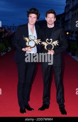 I vincitori del miglior Actor Award Pierre Deladonchamps e Vincent Lacoste partecipano al Red Carpet dei vincitori nell'ambito del 32o Cabourg Film Festival di Cabourg, Francia, il 16 giugno 2018. Foto di Aurore Marechal/ABACAPRESS.COM Foto Stock
